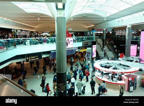 Gatwick airport south terminal shops